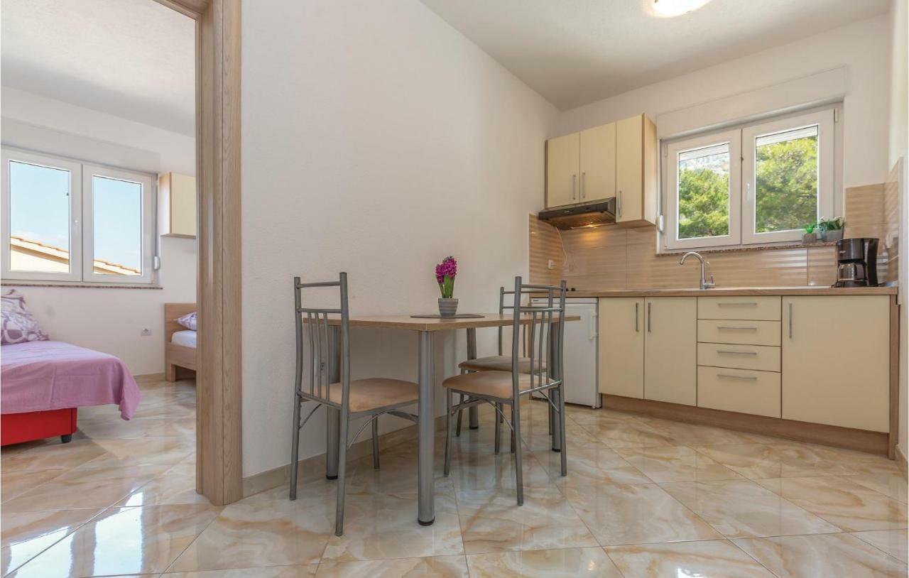 Beautiful Apartment In Krvavica With Kitchen Екстериор снимка